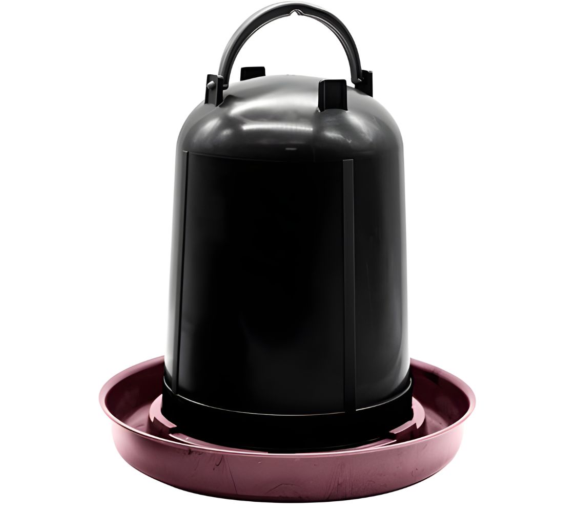 bebedero para aves de plástico reciclado	